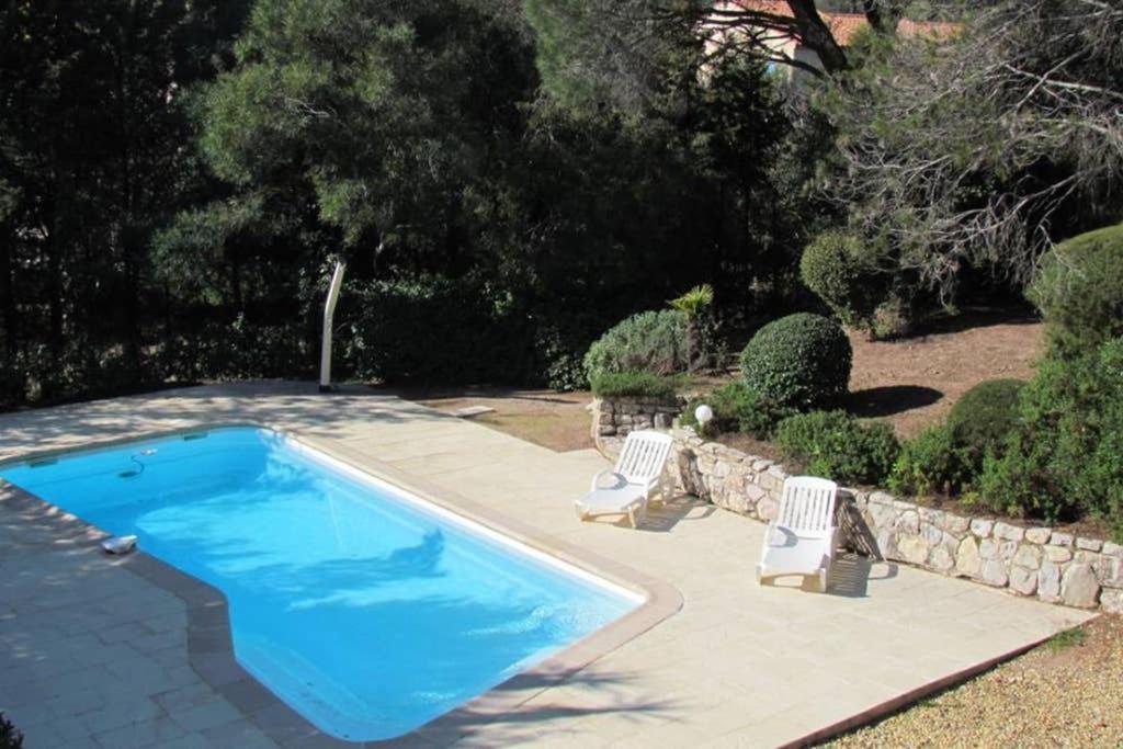 8 Pers, Climatisee, Piscine Chauffee, Un Havre De Paix Sous Les Pins Parasols Roquebrune-sur Argens