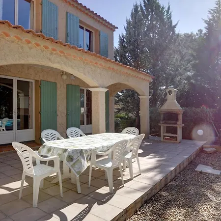 villa 8 pers, climatisée, piscine chauffée, un havre de paix sous les pins parasols Roquebrune-sur Argens Esterno foto