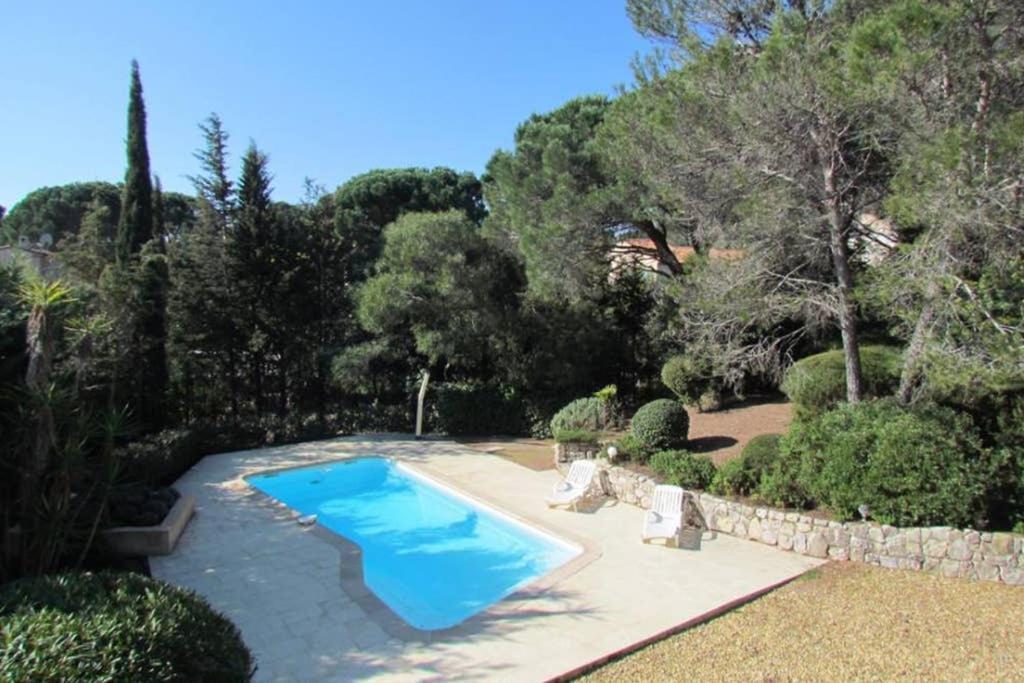 8 Pers, Climatisee, Piscine Chauffee, Un Havre De Paix Sous Les Pins Parasols