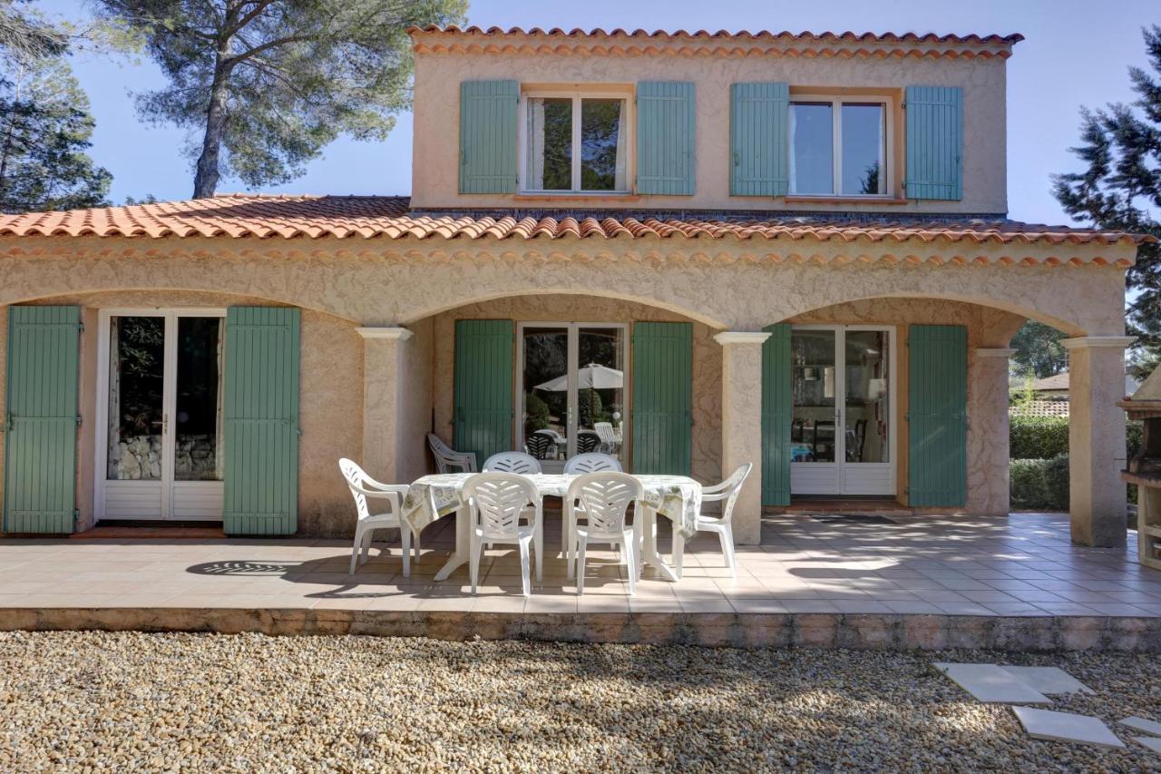 Villa 8 Pers, Climatisee, Piscine Chauffee, Un Havre De Paix Sous Les Pins Parasols Roquebrune-sur-Argens